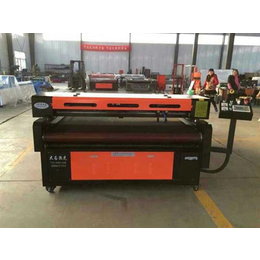激光切割機(jī)_自動(dòng)送料激光切割機(jī)_皮革面料激光切割機(jī)_肥料生產(chǎn)機(jī)械_第一槍